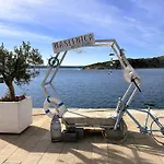 Ujo Marko Sea View House, *