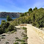 Ujo Marko Sea View House, * Maslenica