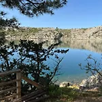 Ujo Marko Sea View House, Maslenica