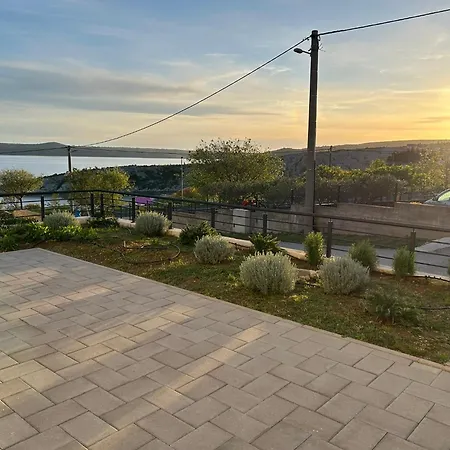 Ujo Marko Sea View House, * Maslenica