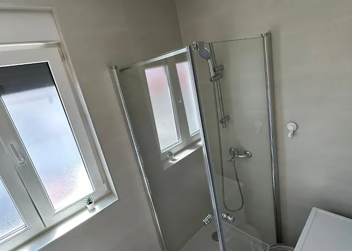 Ujo Marko Sea View House, * Maslenica