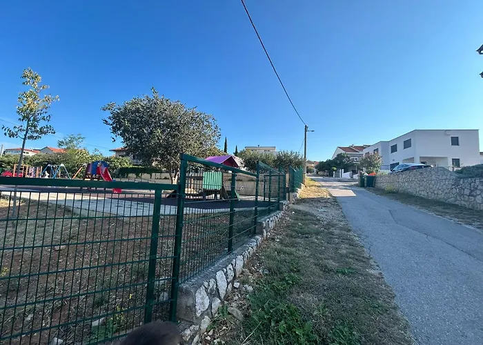 Ujo Marko Sea View House,