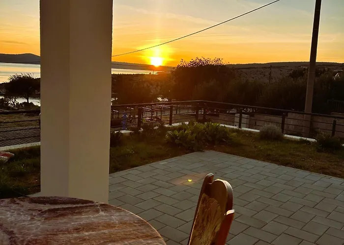 Ujo Marko Sea View House,