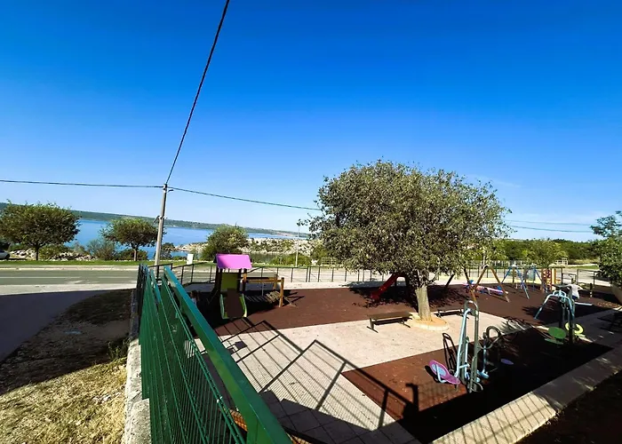Ujo Marko Sea View House, * Maslenica