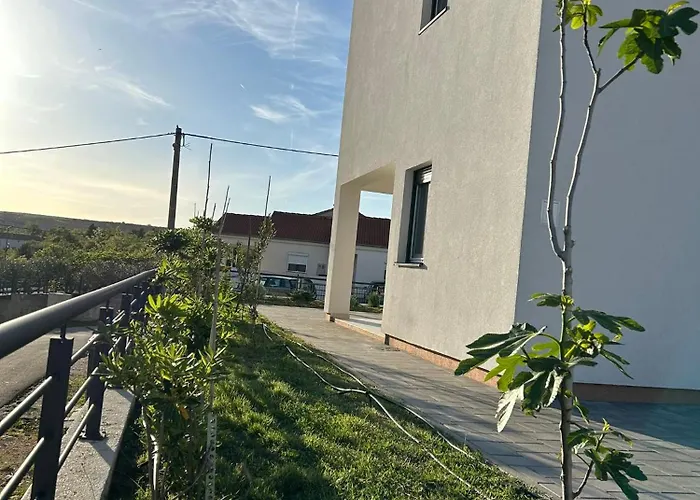 Ujo Marko Sea View House, Vikendica
