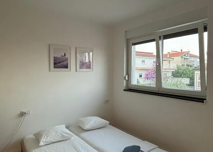 Ujo Marko Sea View House, Maslenica