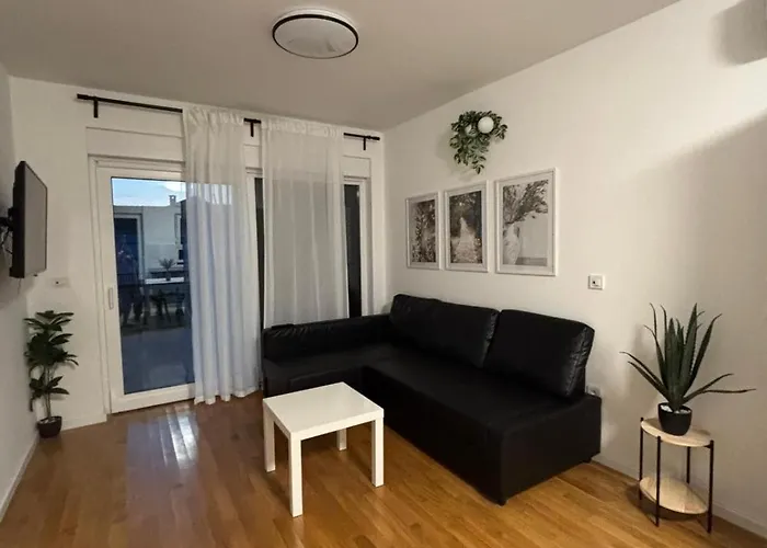 Ujo Marko Sea View House, Casa vacanze *