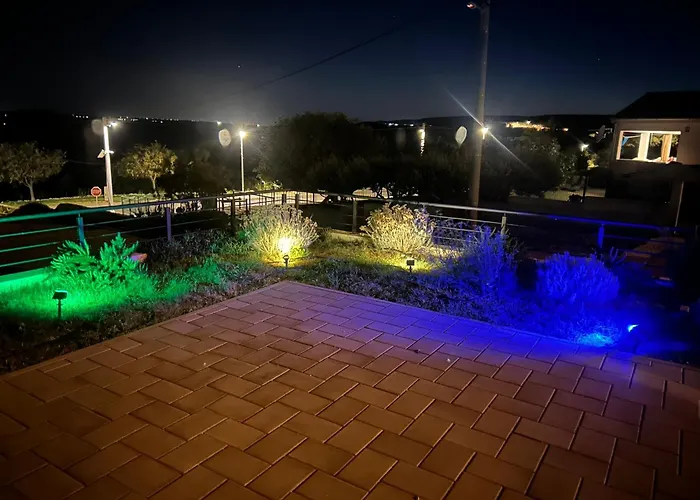 Ujo Marko Sea View House, Maslenica