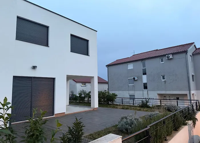 Ujo Marko Sea View House, Casa vacanze