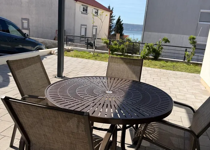 Ujo Marko Sea View House, Vikendica