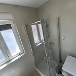 Ujo Marko Sea View House, * ماسلينتسا
