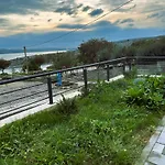 Ujo Marko Sea View House, Tatil Evi *