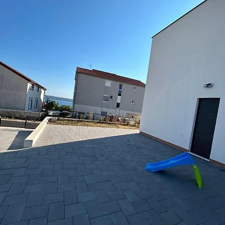 Ujo Marko House