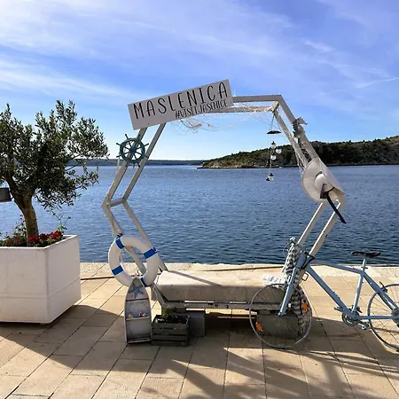Ujo Marko Sea View House, *