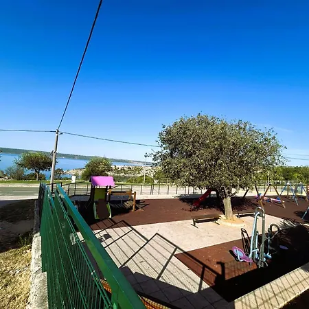 Ujo Marko Sea View House, * 马斯莱尼察