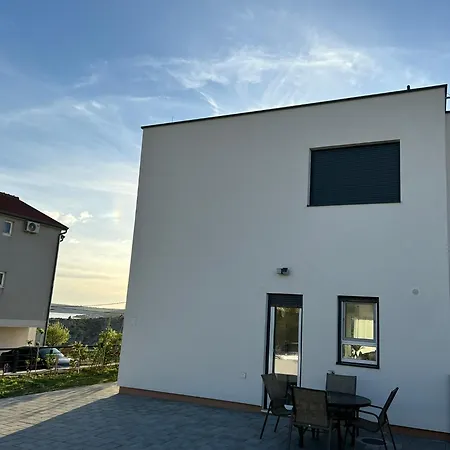 Ujo Marko House