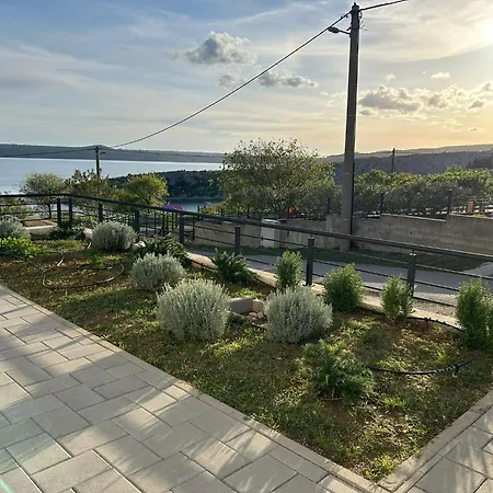 Ujo Marko Sea View House, Vakantiehuis *