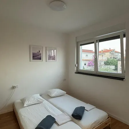 Ujo Marko Sea View House, 马斯莱尼察