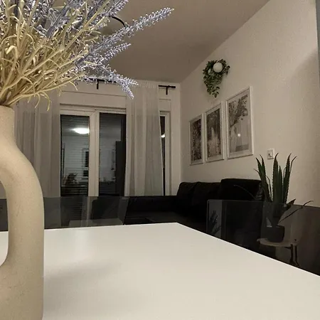 Ujo Marko House Holiday home Maslenica