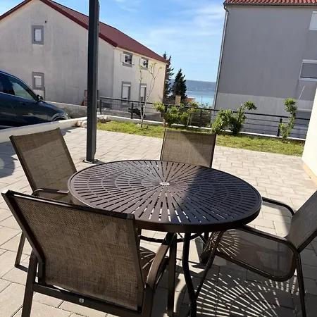 Ujo Marko Sea View House, 度假居