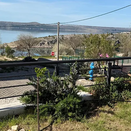 度假居 Ujo Marko Sea View House, 马斯莱尼察