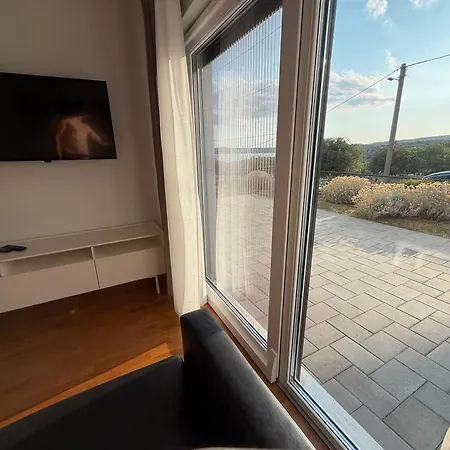 Ujo Marko Sea View House, Maslenica