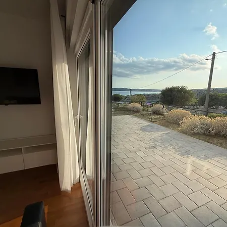 Ujo Marko Sea View House, * Maslenica