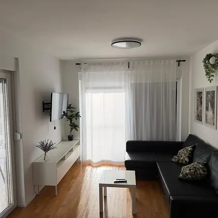 Ujo Marko Sea View House,
