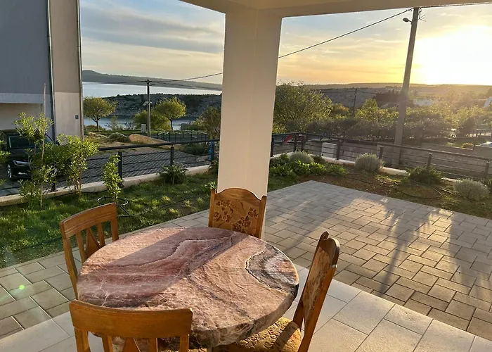 Ujo Marko Sea View House, *