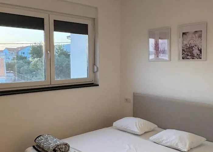 Ujo Marko Sea View House, 펜션 마슬레니차